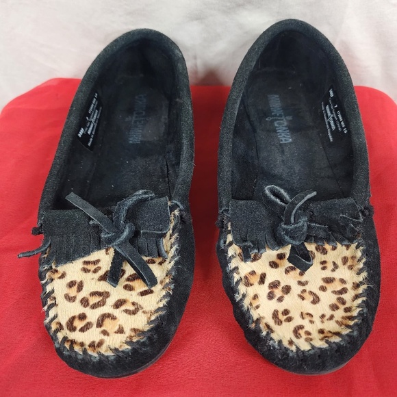 Minnetonka Moccasins Cheetah/Black 7 - Picture 1 of 7